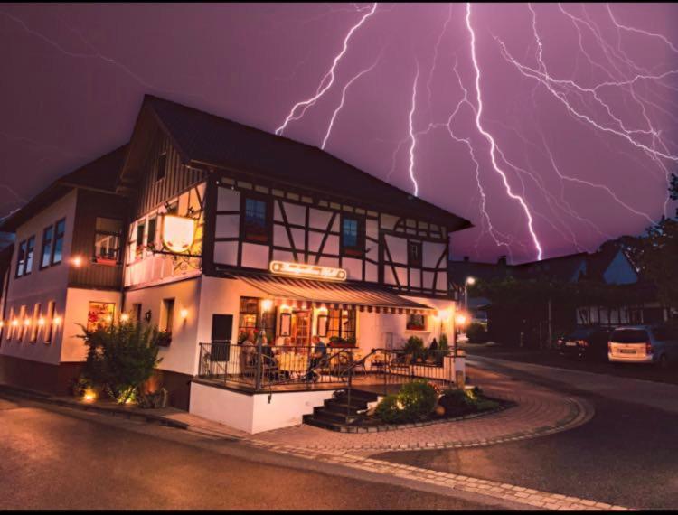 Landgasthaus Pfahl Wershofen Esterno foto